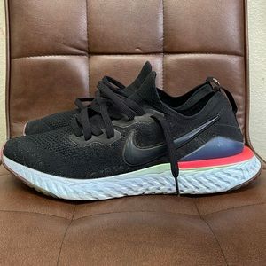 Nike Epic React Flyknit 2 Black Sapphire Hyper Pink Mens Running Shoes